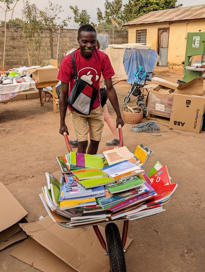 Groe Freude ber Schulbcher.jpg